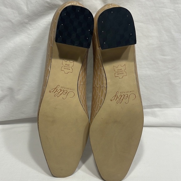 Vintage 1970’s Selly Shoes Faux Yellow Snakeskin with Block Heel Size 8.5 - Picture 9 of 10